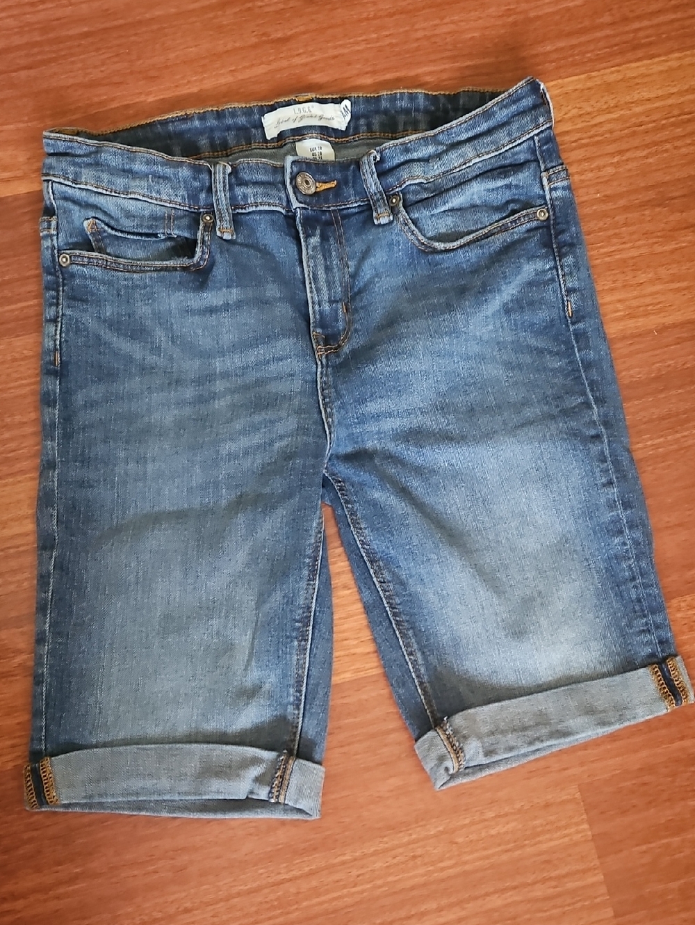 H&M L.O.G.G Label Of Graded Goods Jean Shorts, Mid-rise Cuffed Bermuda 9", Sz 28